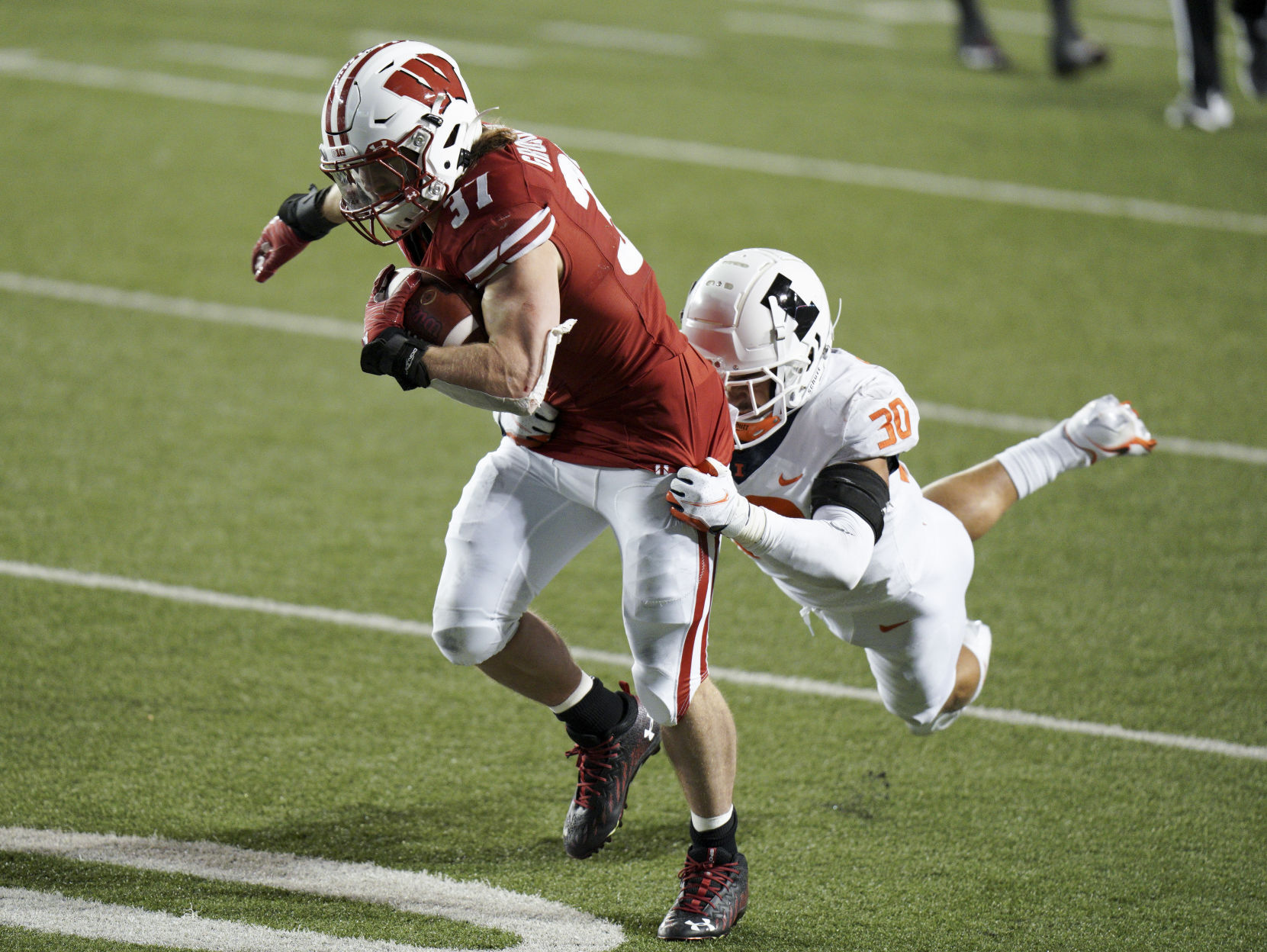 UW 45, Illinois 7